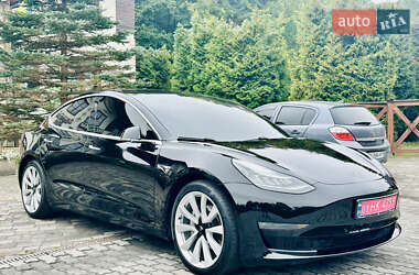 Седан Tesla Model 3 2020 в 