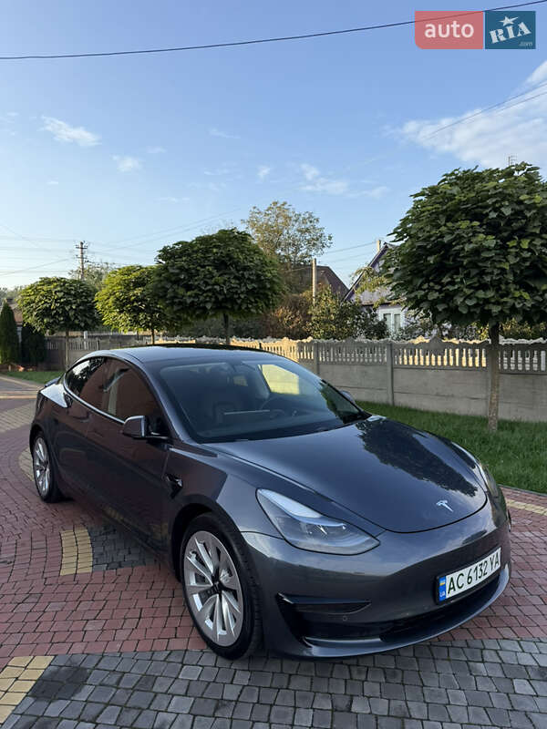Седан Tesla Model 3 2021 в Луцьку