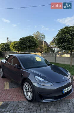 Седан Tesla Model 3 2021 в 
