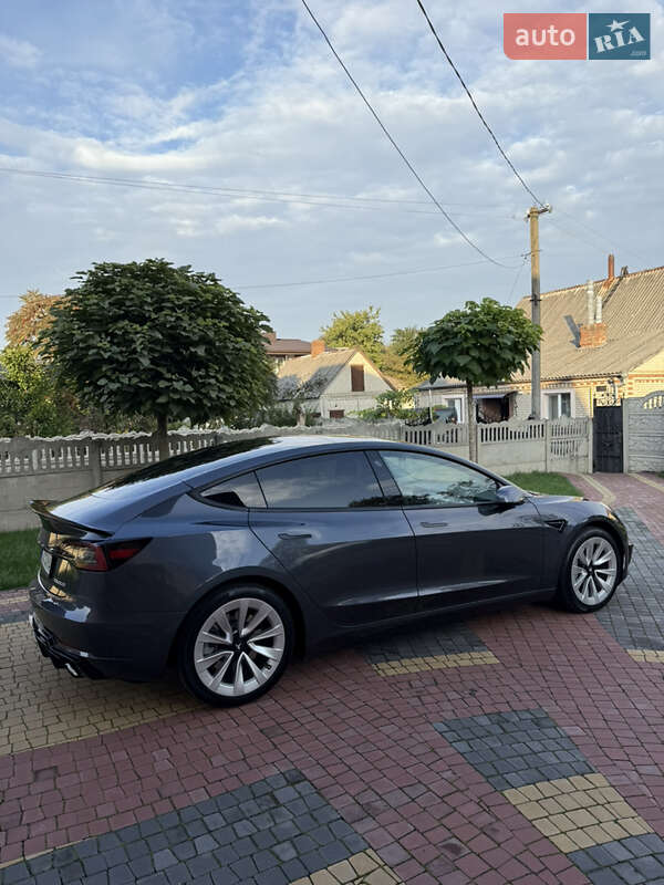 Седан Tesla Model 3 2021 в Луцьку
