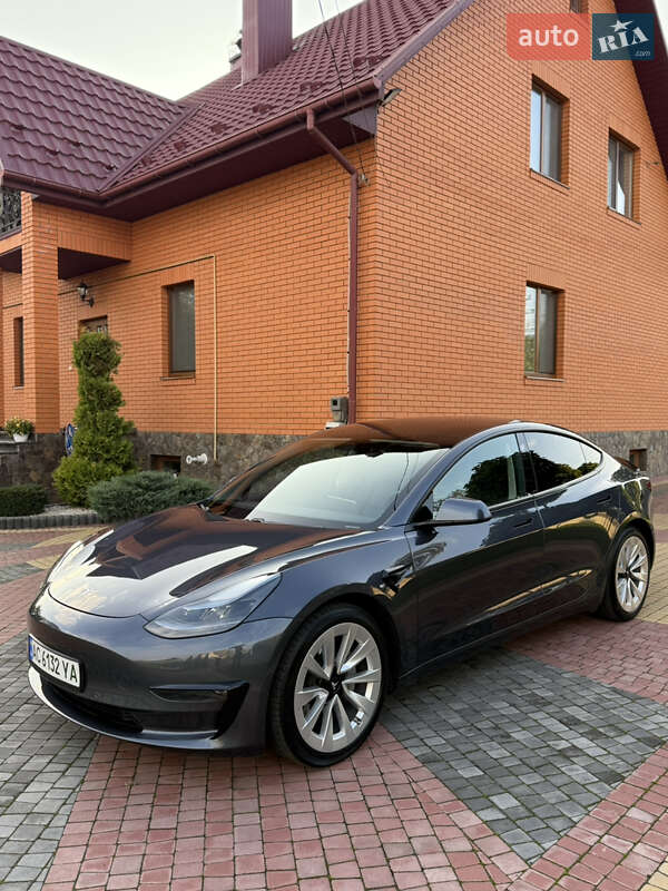 Седан Tesla Model 3 2021 в Луцьку