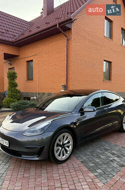 Седан Tesla Model 3 2021 в 