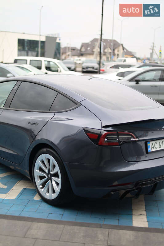 Седан Tesla Model 3 2021 в Луцьку