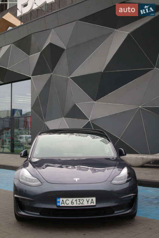 Седан Tesla Model 3 2021 в Луцьку