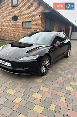 Tesla Model 3 2024