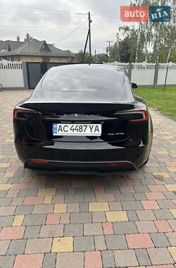 Седан Tesla Model 3 2024 в 