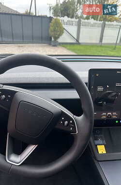 Седан Tesla Model 3 2024 в 