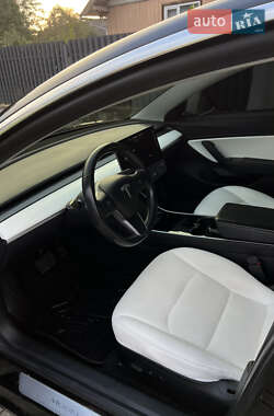 Седан Tesla Model 3 2019 в 