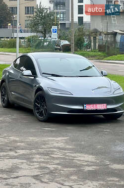 Tesla Model 3 2024