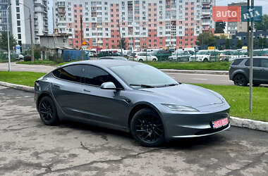 Седан Tesla Model 3 2024 в 