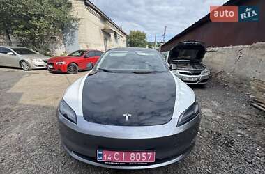 Седан Tesla Model 3 2024 в 