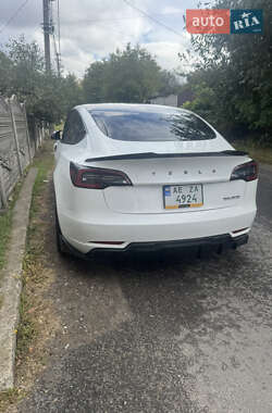 Седан Tesla Model 3 2021 в 