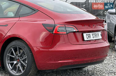Седан Tesla Model 3 2022 в 