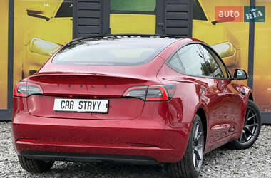 Седан Tesla Model 3 2022 в 