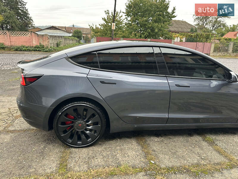 Седан Tesla Model 3 2022 в Мукачевому