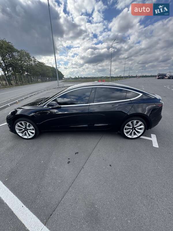 Седан Tesla Model 3 2018 в Дніпрі