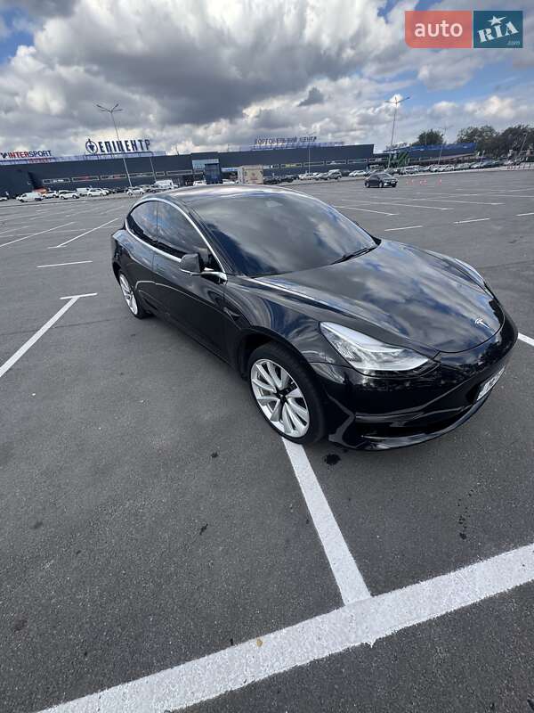 Седан Tesla Model 3 2018 в Дніпрі