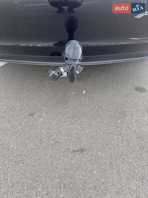 Седан Tesla Model 3 2018 в Дніпрі
