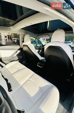 Седан Tesla Model 3 2018 в 