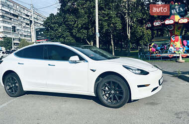 Седан Tesla Model 3 2018 в 