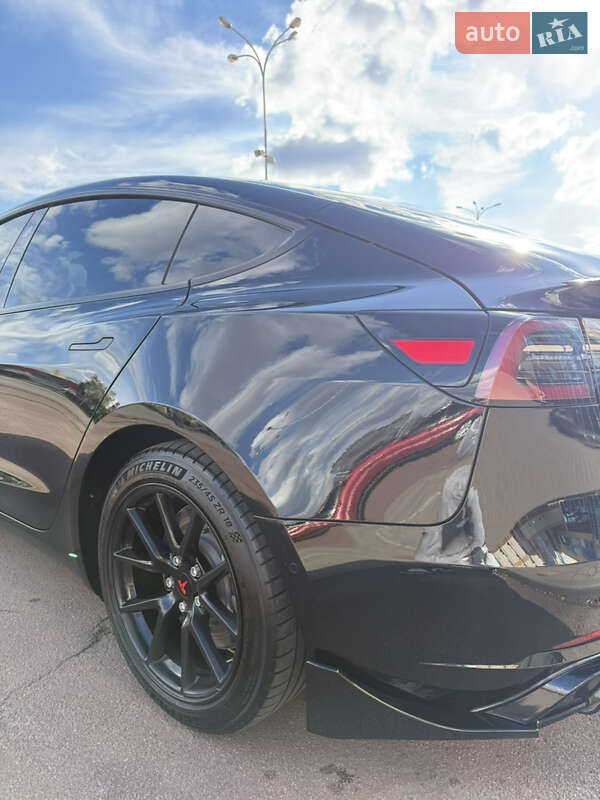 Седан Tesla Model 3 2022 в Харькове