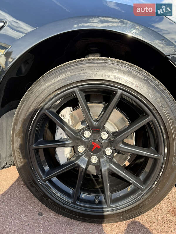 Седан Tesla Model 3 2022 в Харькове