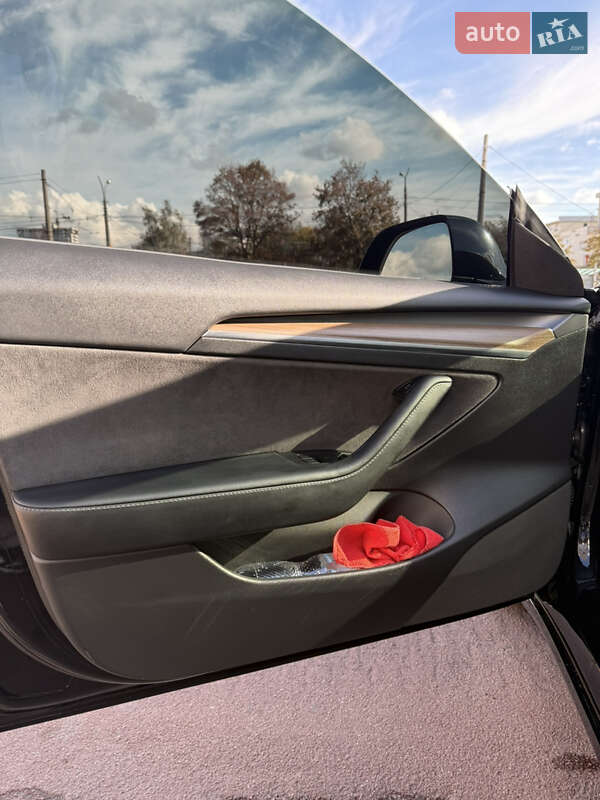 Седан Tesla Model 3 2022 в Харькове