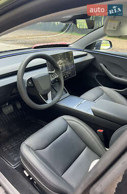 Седан Tesla Model 3 2024 в 