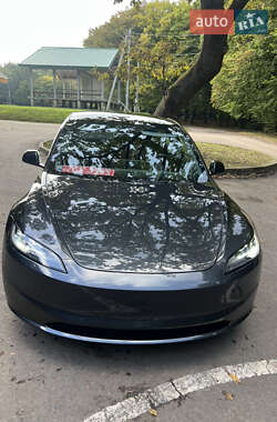 Tesla Model 3 2024