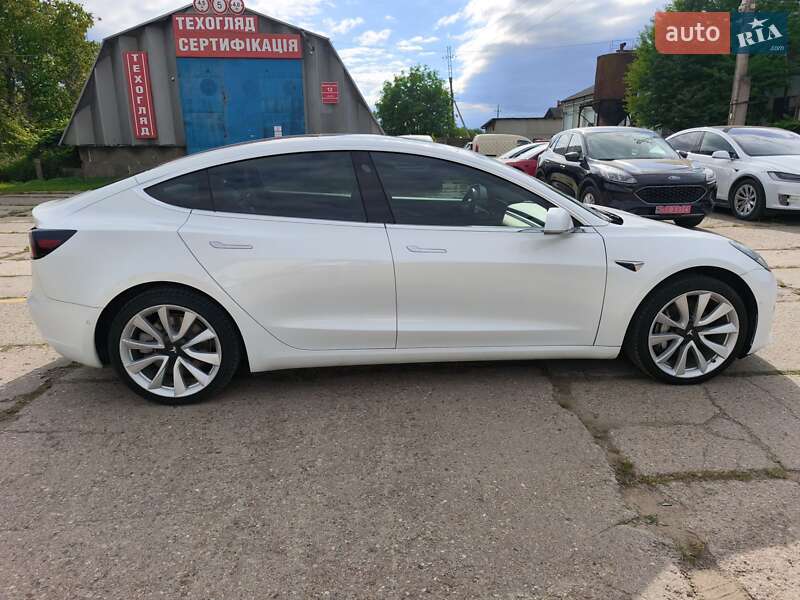 Седан Tesla Model 3 2019 в Стрые