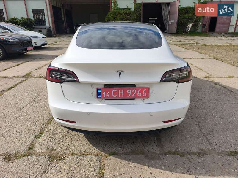 Седан Tesla Model 3 2019 в Стрые