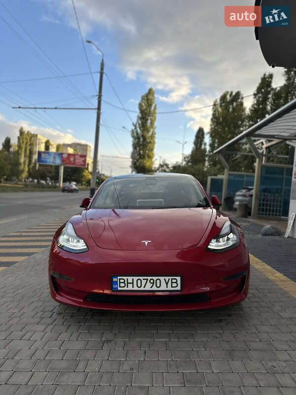 Седан Tesla Model 3 2022 в Одесі