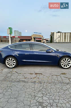 Седан Tesla Model 3 2018 в 