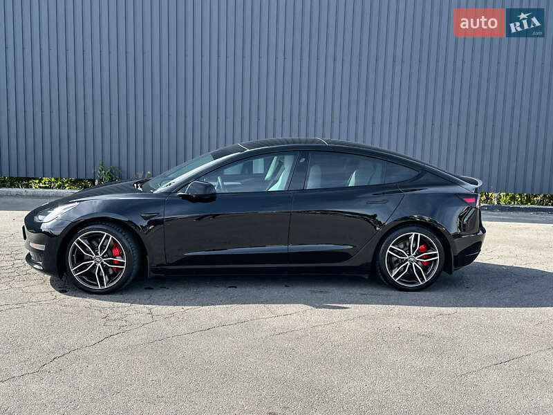 Седан Tesla Model 3 2021 в Полтаве