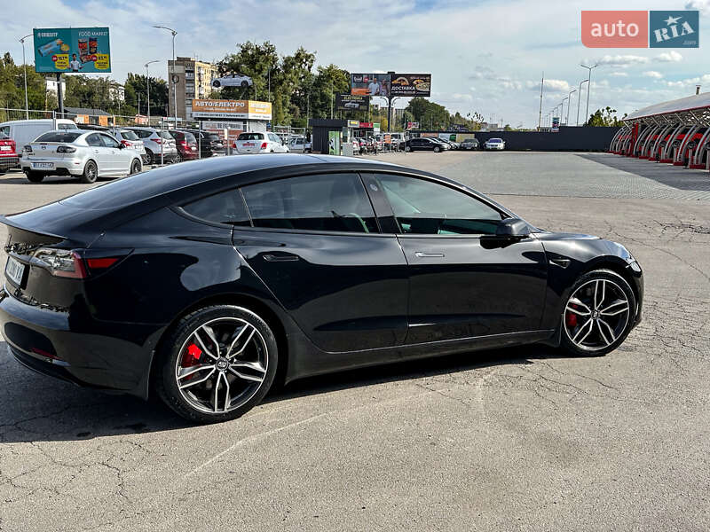 Седан Tesla Model 3 2021 в Полтаве