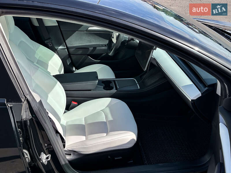 Седан Tesla Model 3 2021 в Полтаве