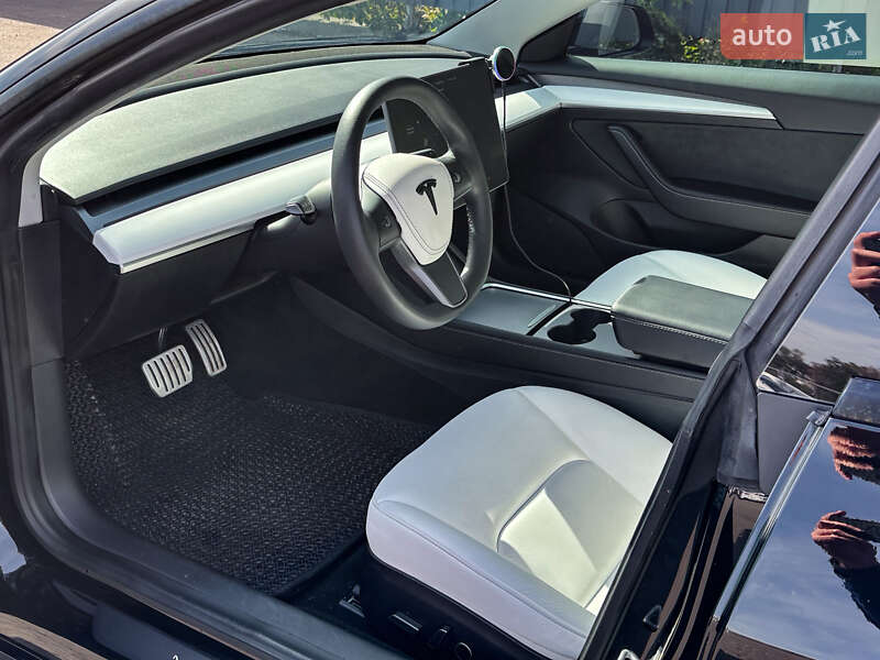 Седан Tesla Model 3 2021 в Полтаве