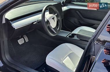 Седан Tesla Model 3 2021 в 