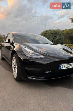 Седан Tesla Model 3 2022 в 