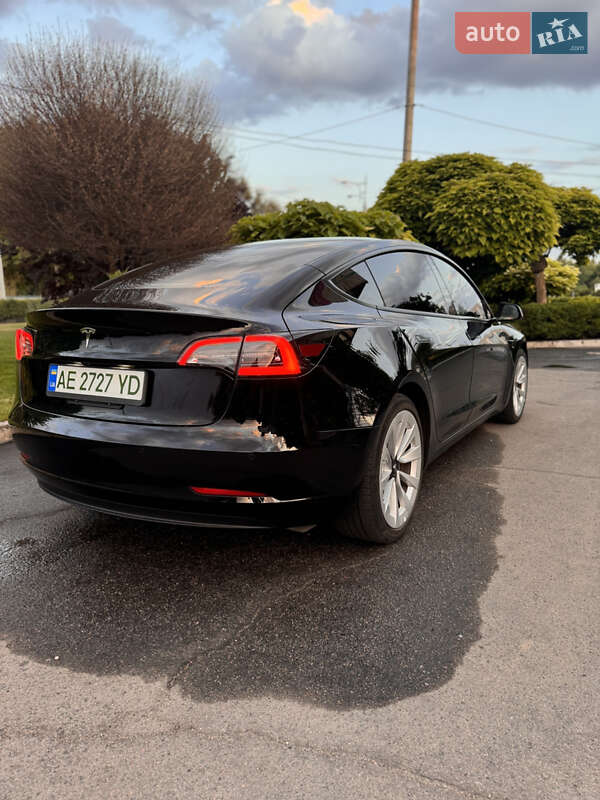 Седан Tesla Model 3 2022 в Днепре