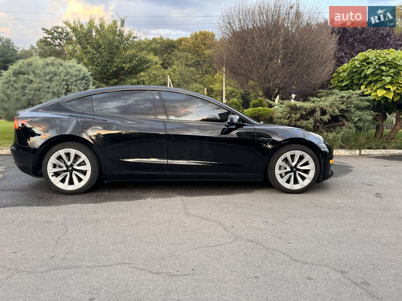 Седан Tesla Model 3 2022 в Днепре