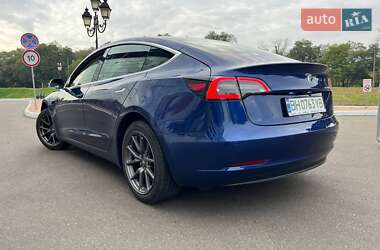 Седан Tesla Model 3 2019 в 