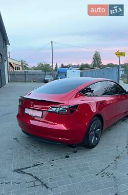 Седан Tesla Model 3 2022 в 