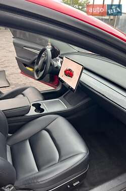 Седан Tesla Model 3 2022 в 