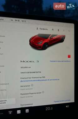 Седан Tesla Model 3 2022 в 