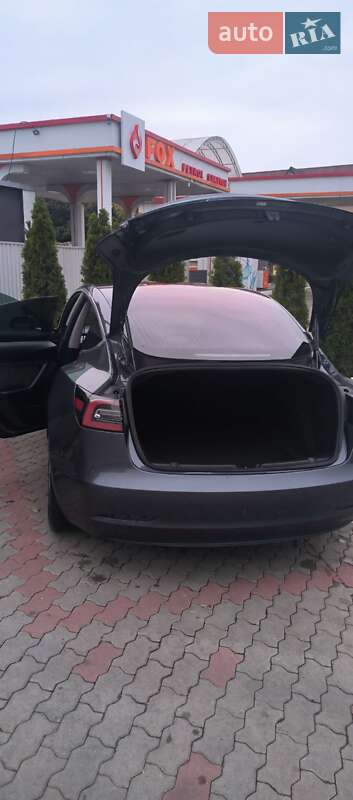Седан Tesla Model 3 2018 в Черновцах фото 5 Седан Tesla Model 3 2018 в Черновцах