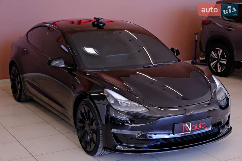 Седан Tesla Model 3 2023 в Одесі
