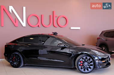 Седан Tesla Model 3 2023 в 
