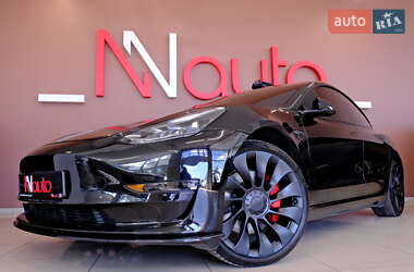 Седан Tesla Model 3 2023 в 
