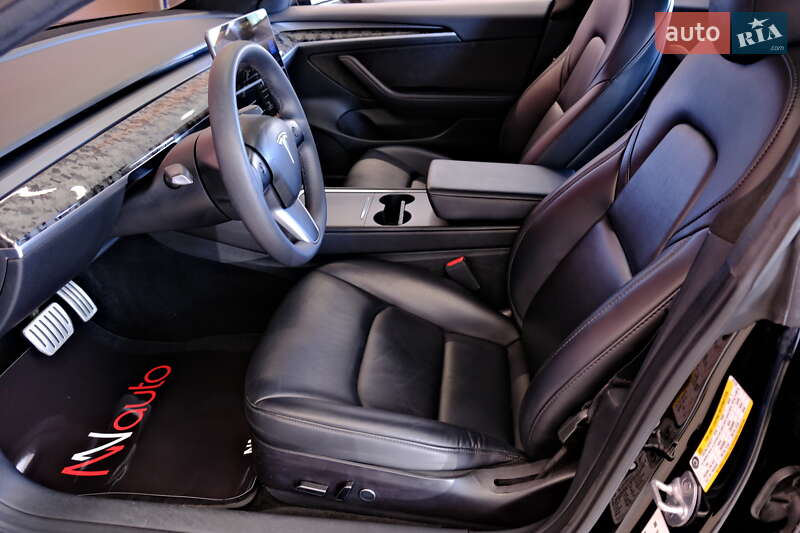 Седан Tesla Model 3 2023 в Одесі